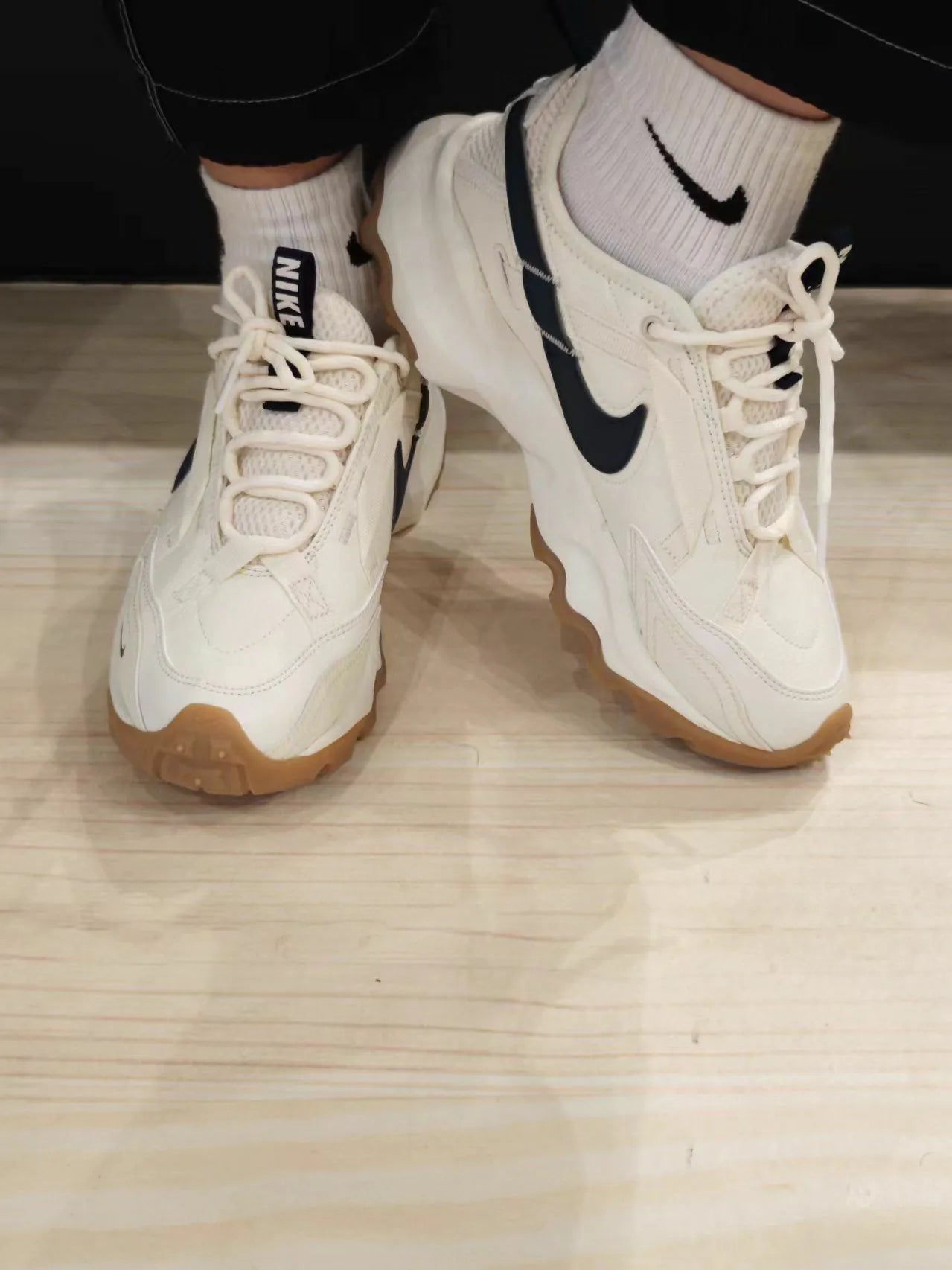 NIKE TC 7900 | IVORY NAVY