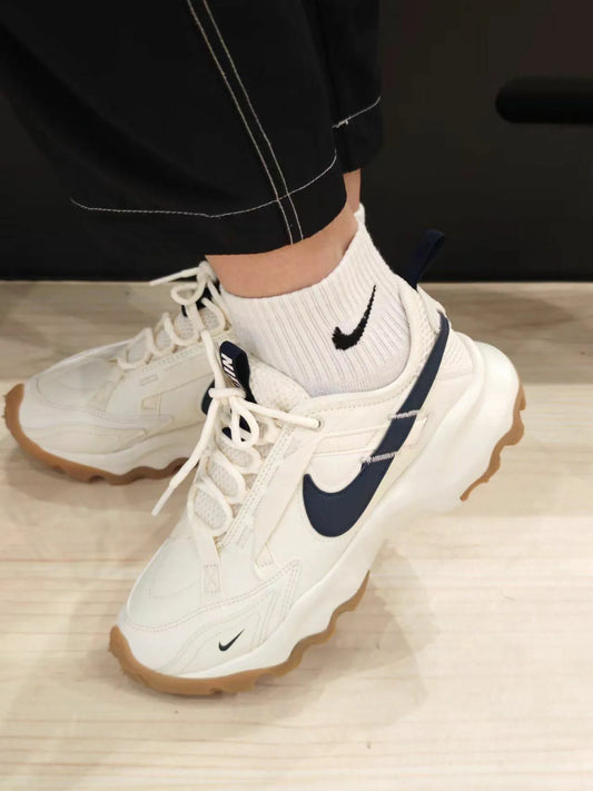 NIKE TC 7900 | IVORY NAVY