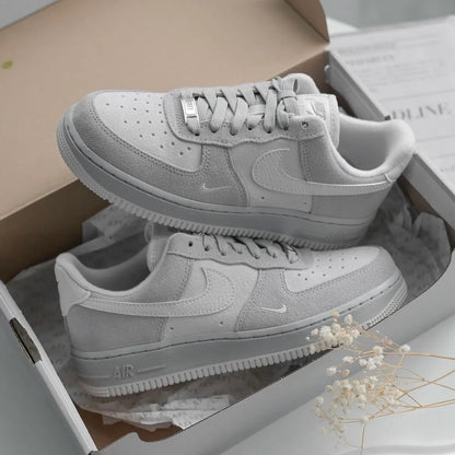 NIKE AIR FORCE 1 MINI SWOOSH | SMOKY GREY