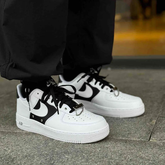 NIKE AIR FORCE 1 | WHITE BLACK ( 金屬鏈扣 )