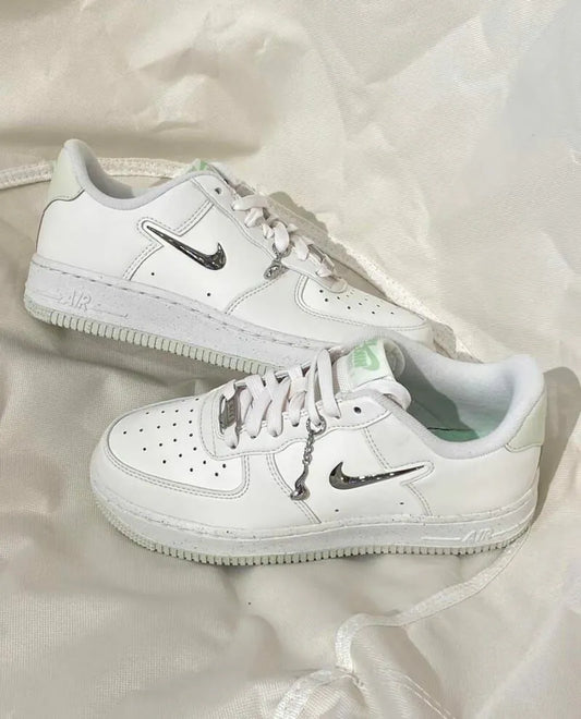 NIKE AIR FORCE 1 SE | WHITE MINT ( 金屬扣飾 )