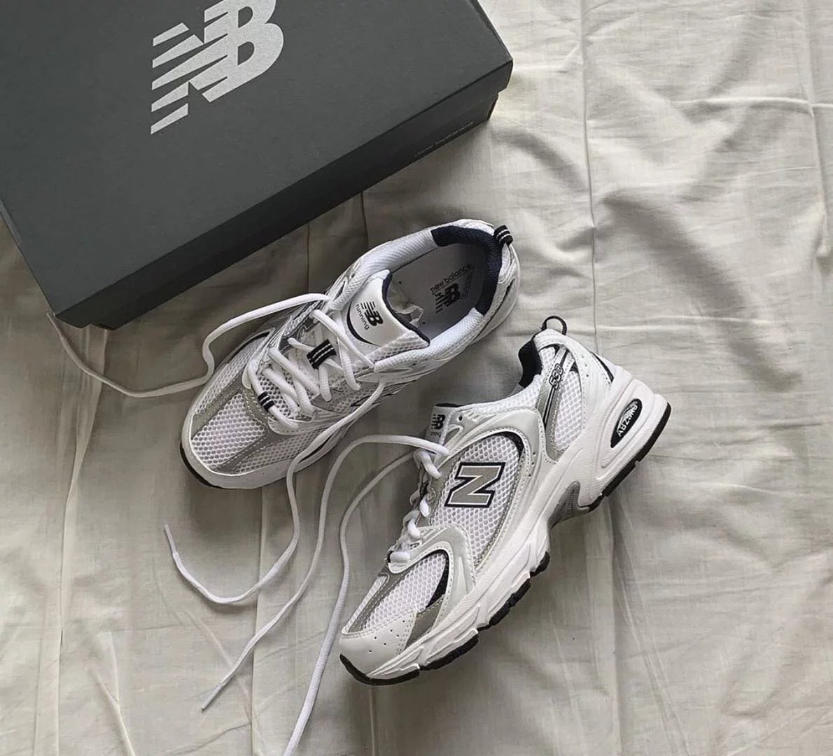 NEW BALANCE 530 | WHITE SILVER