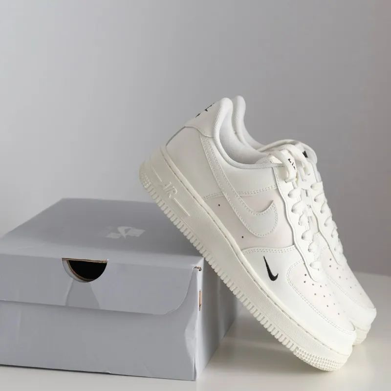 NIKE AIR FORCE 1 MINI SWOOSH | MILKY WHITE