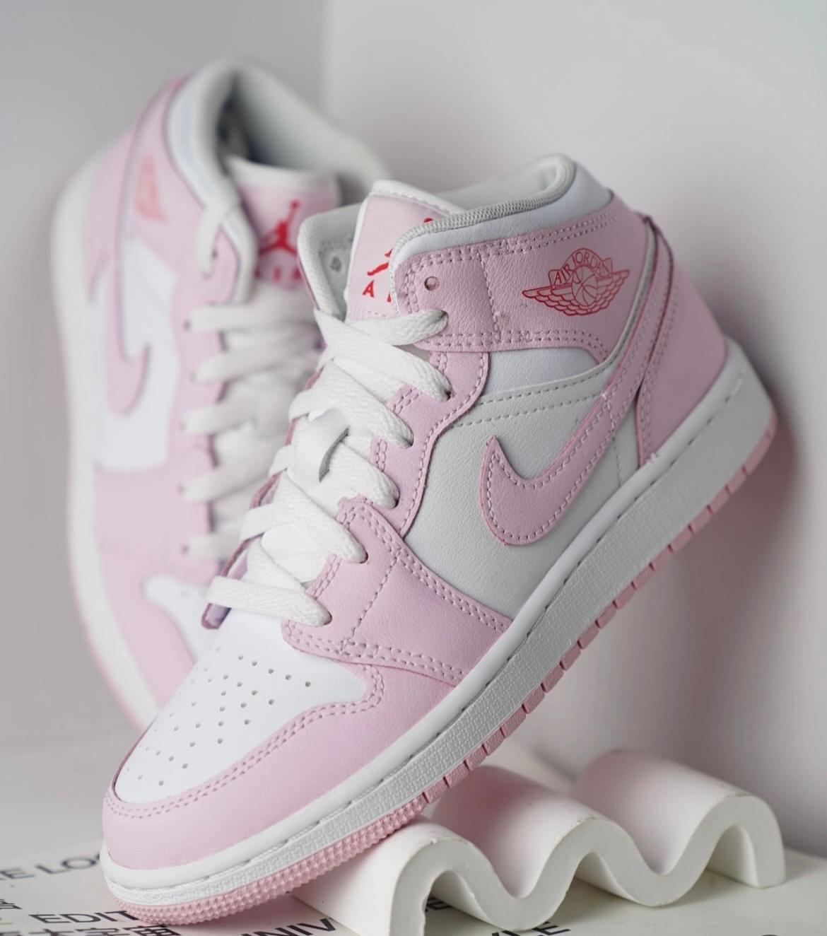 NIKE AIR JORDAN 1 MID GS | PINK