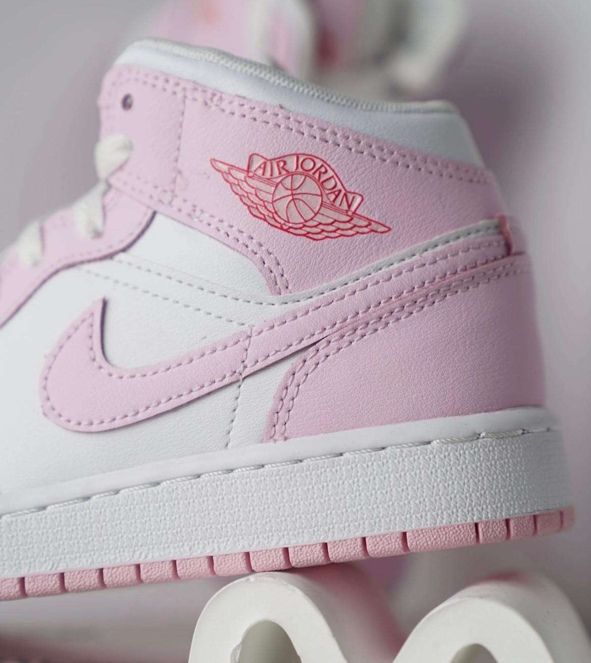 NIKE AIR JORDAN 1 MID GS | PINK