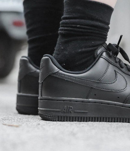 NIKE AIR FORCE 1 | BLACK