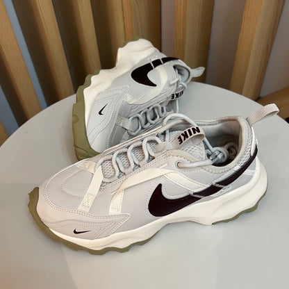 NIKE TC 7900 | IVORY WINE